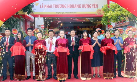 Công ty tổ chức lễ khai trương giá rẻ tại Hưng Yên | Lễ khai trương PGD HD Bank tại Hưng Yên